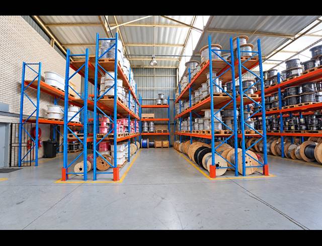 4,060M² WAREHOUSE TO LET IN LASER PARK